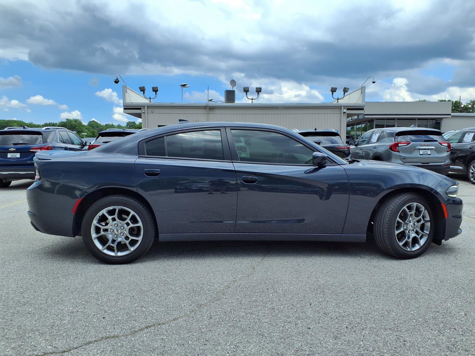 Used 2017 Dodge Charger SXT w/ AWD Plus Group image 31