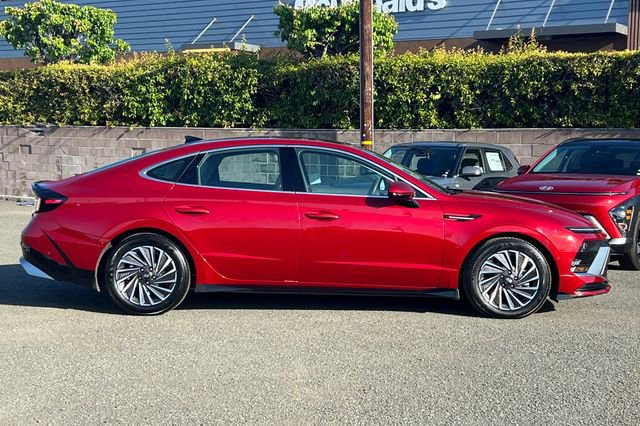 Certified 2025 Hyundai Sonata Limited image 3