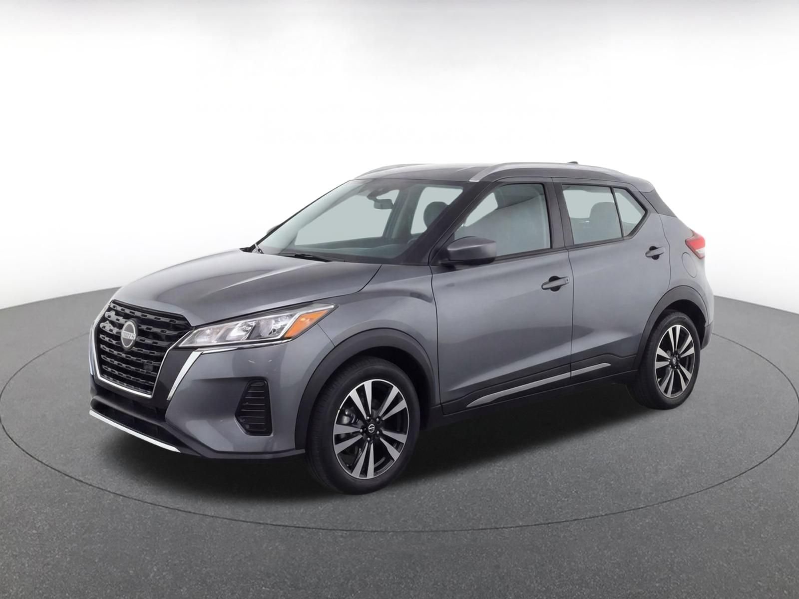 Used 2024 Nissan Kicks SV FWD image 3