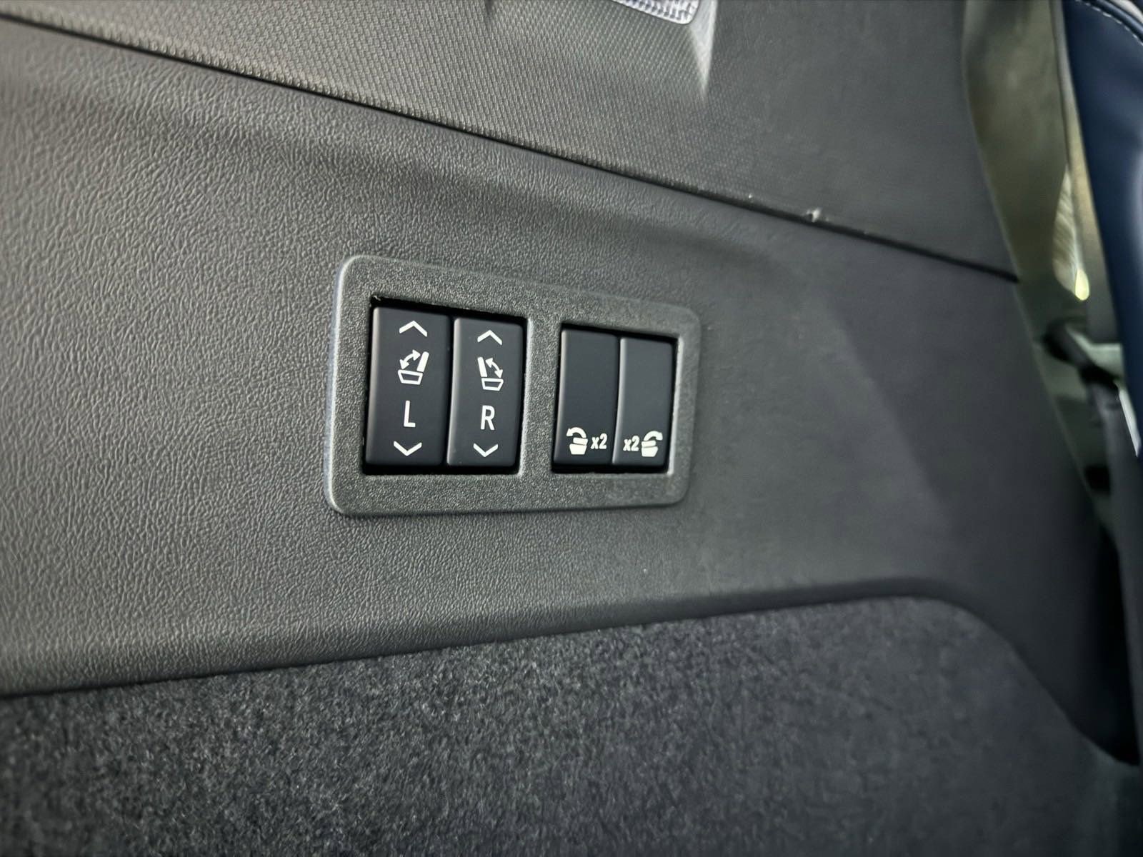 New 2025 Cadillac Escalade IQ Luxury 2 image 53