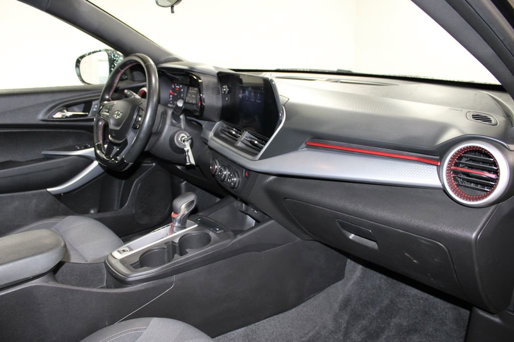 Used 2024 Chevrolet Trax RS w/ Driver Confidence Package image 25