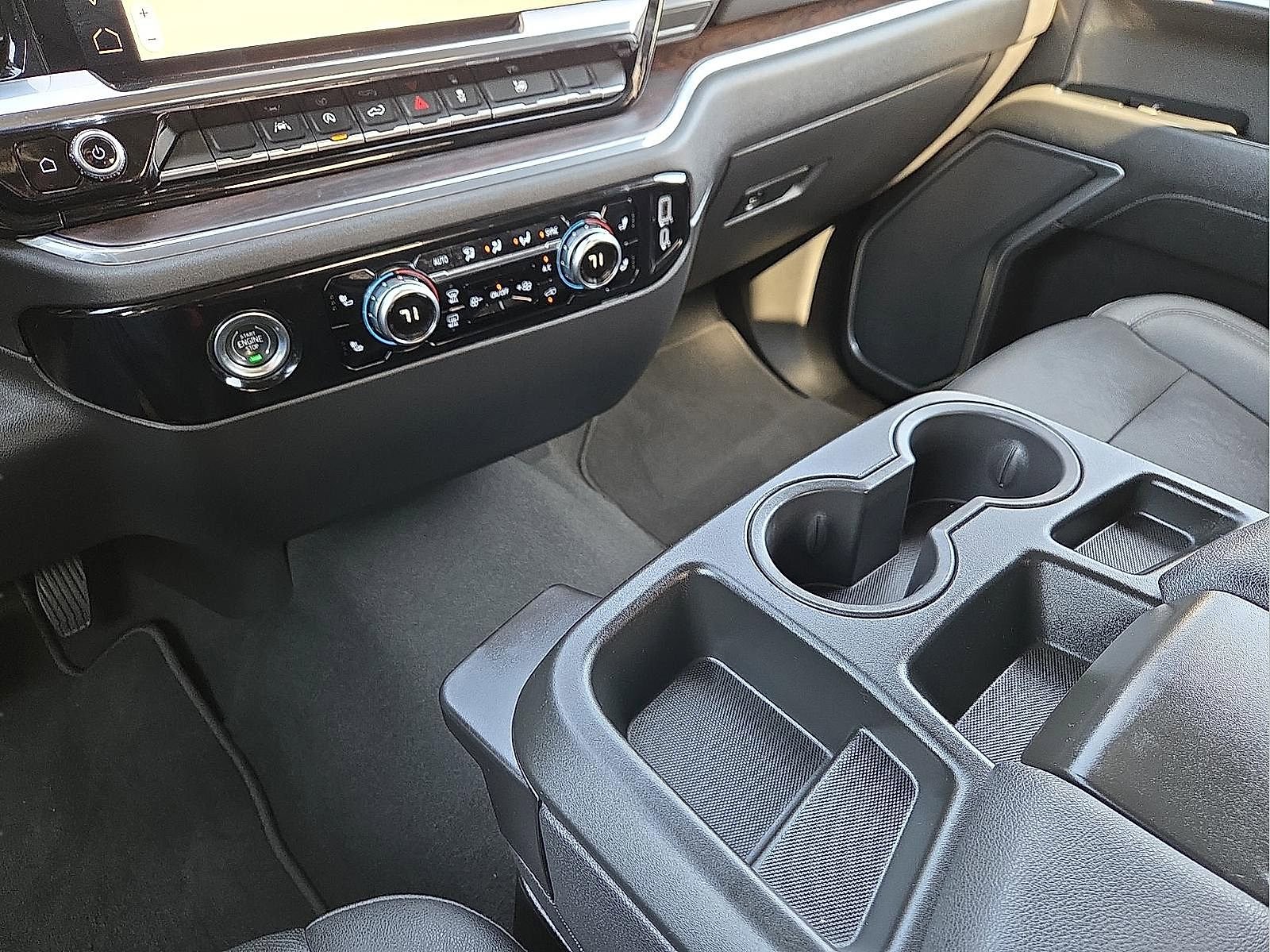 Used 2024 GMC Sierra 1500 SLT image 25