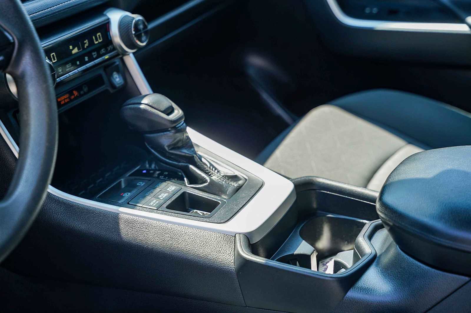 Used 2020 Toyota RAV4 XLE image 15