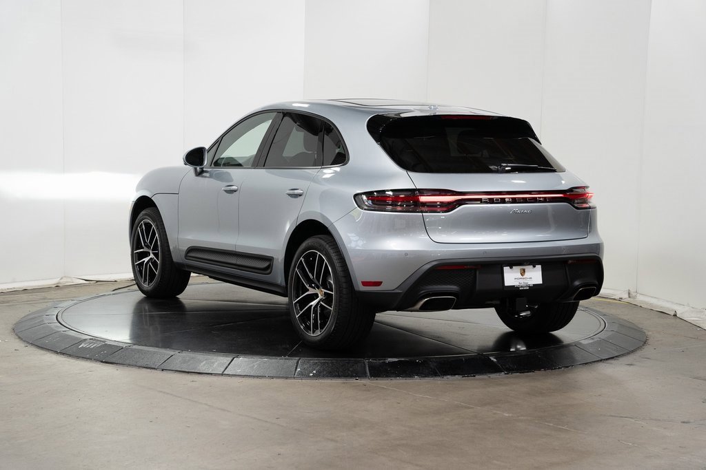 Used 2024 Porsche Macan image 3