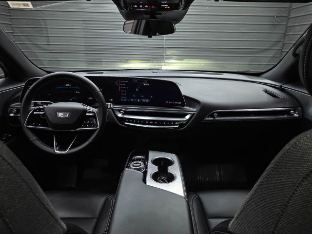 Used 2024 Cadillac Lyriq Tech AWD/4WD image 11