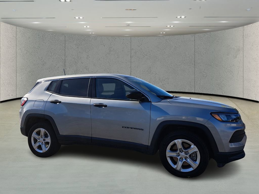 Used 2023 Jeep Compass Sport image 3