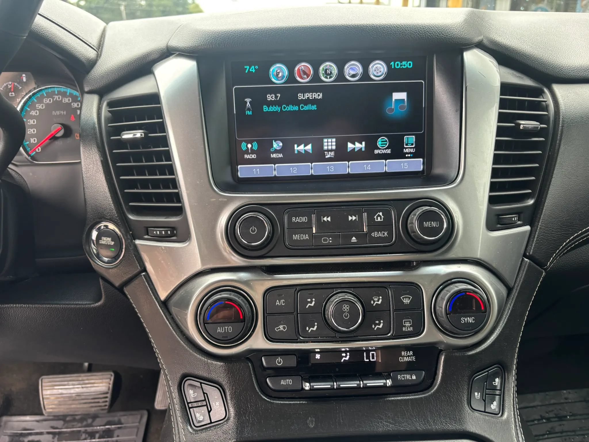 Used 2018 Chevrolet Tahoe Premier AWD/4WD image 29