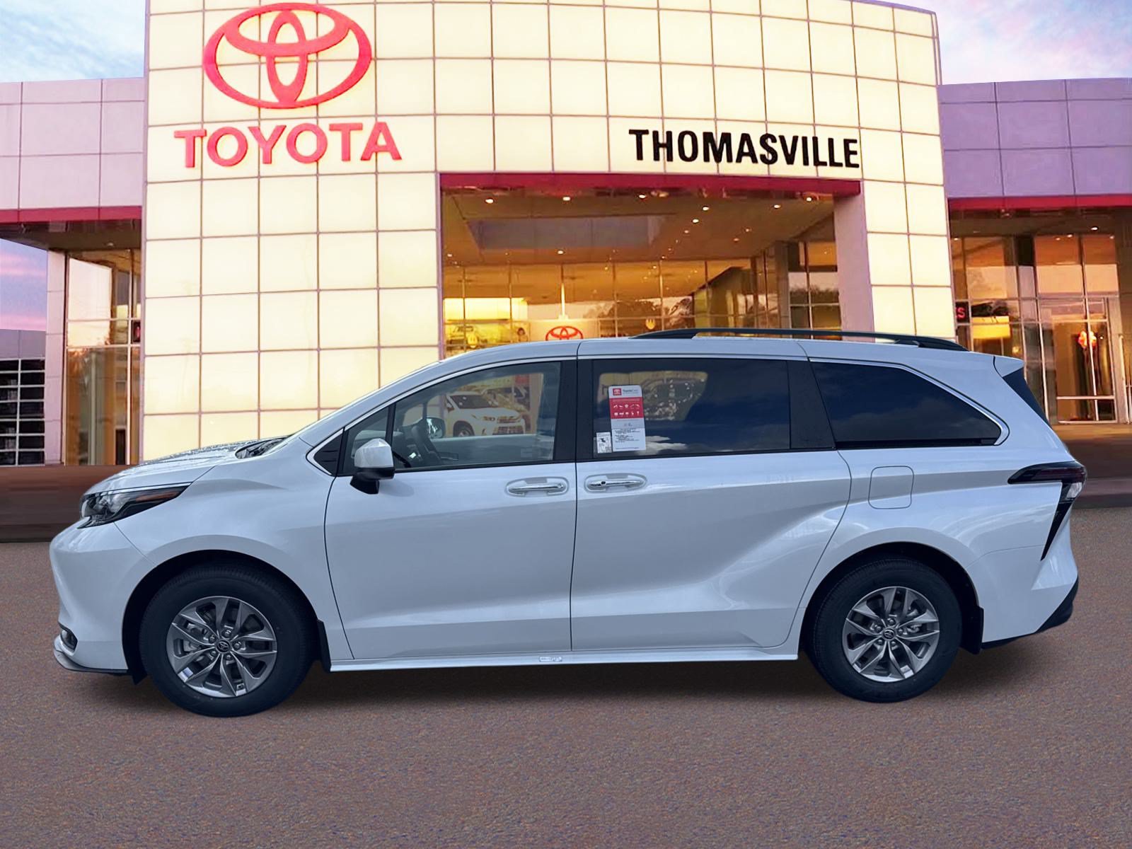 New 2025 Toyota Sienna XLE FWD image 8