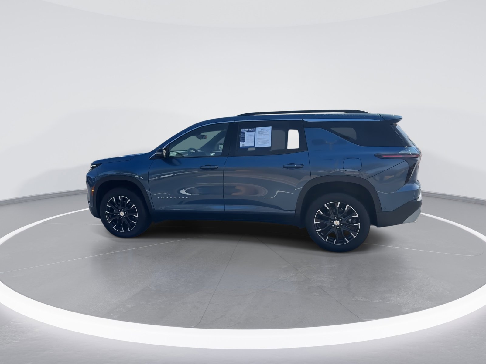 Certified 2025 Chevrolet Traverse LT w/ Enhanced Driving Package image 6