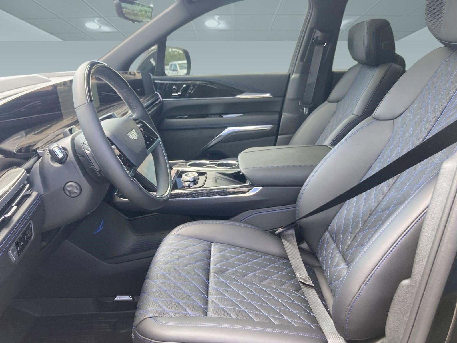 New 2026 Cadillac Escalade IQ Luxury 1 w/ LPO, Floor Liner Package AWD/4WD image 4
