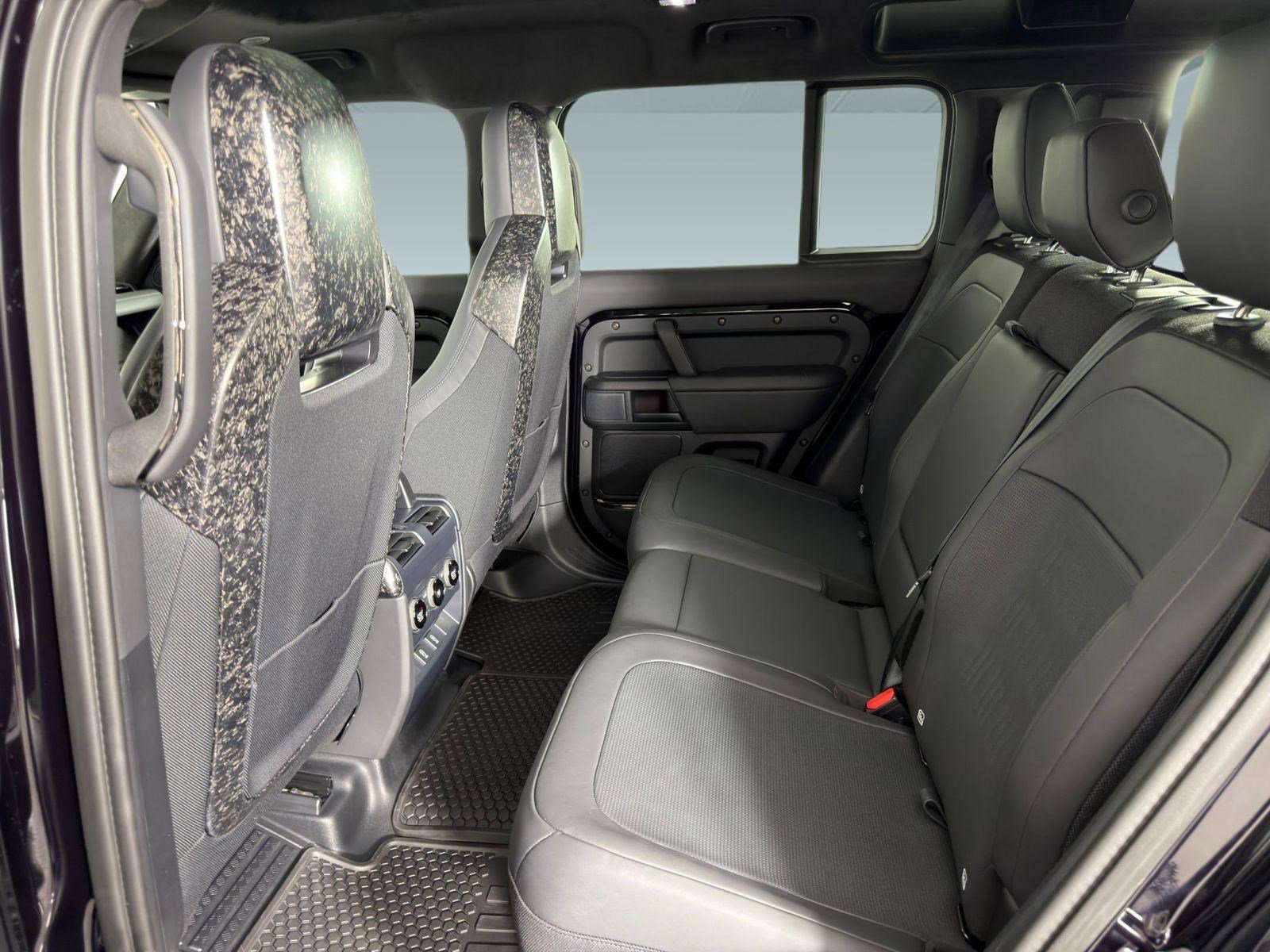 Used 2026 Land Rover Defender 110 OCTA image 12