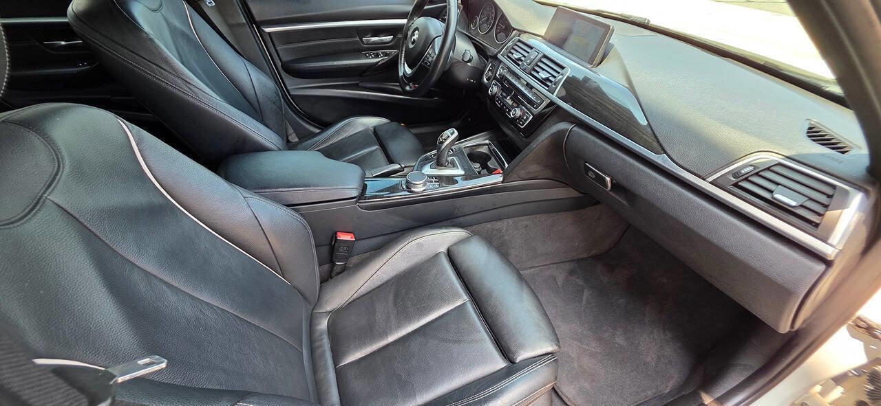 Used 2017 BMW 330i xDrive Sedan image 17