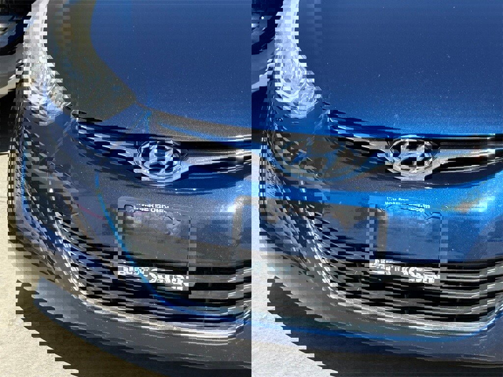 Used 2015 Hyundai Elantra SE image 4