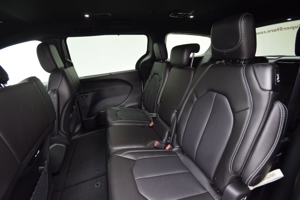 New 2026 Chrysler Pacifica Select w/ S Appearance Package FWD image 34