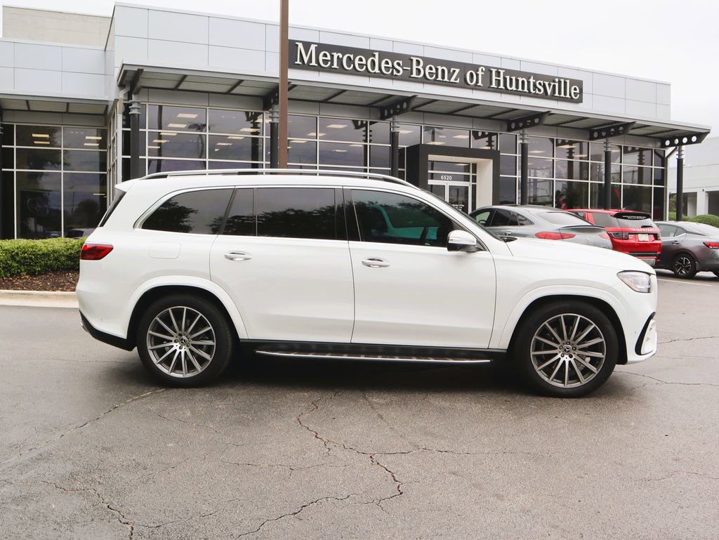 Used 2025 Mercedes-Benz GLS 580 4MATIC image 2