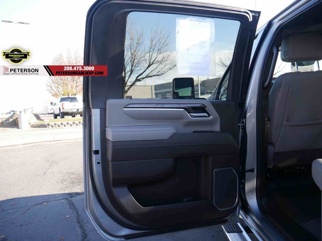 Used 2025 Chevrolet Silverado 3500 LTZ w/ LTZ Plus Package image 16