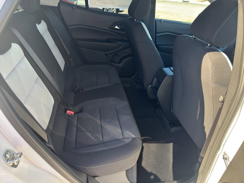 New 2026 Chevrolet Trax LS w/ LS Convenience Package FWD image 10