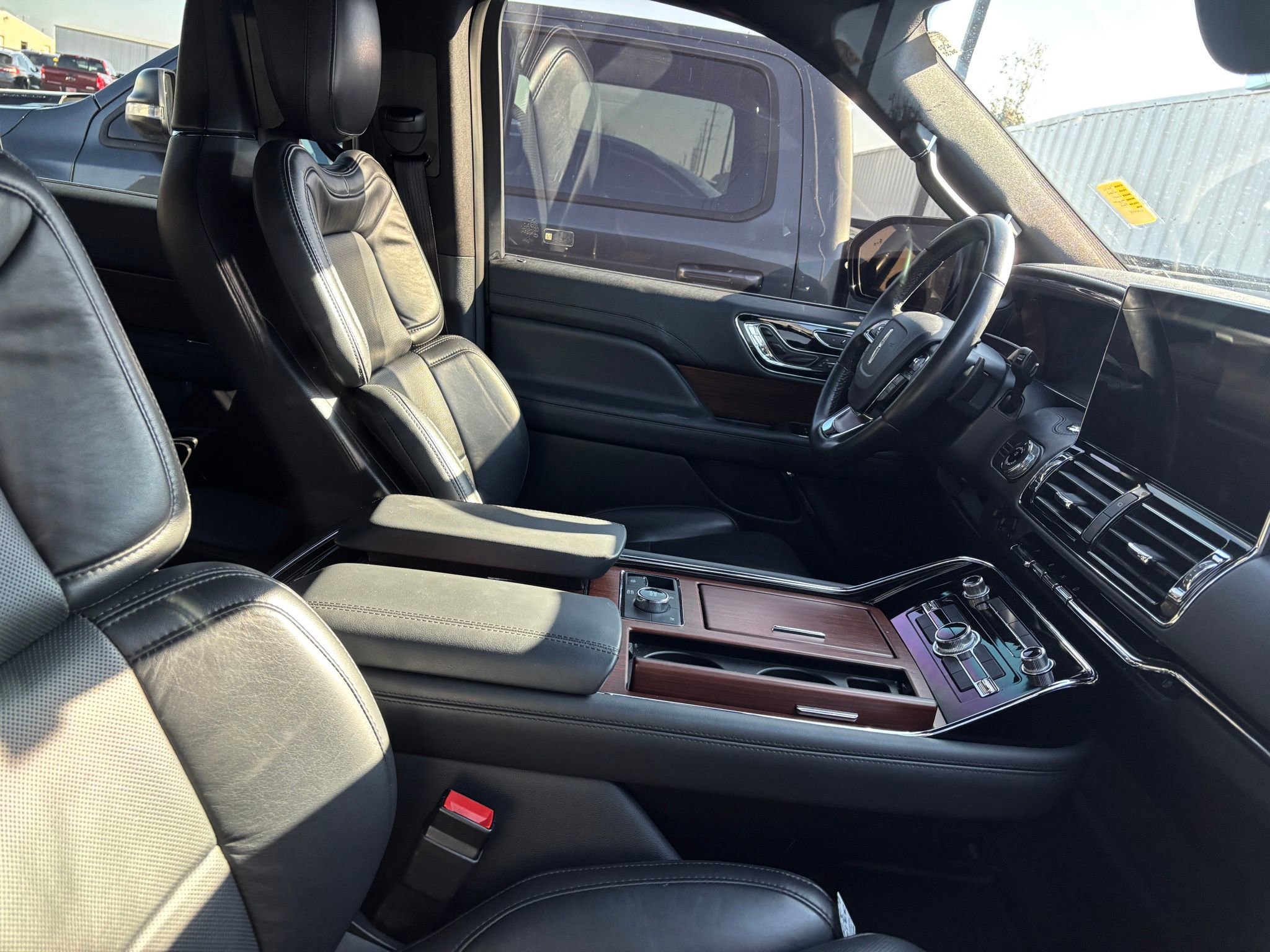 Certified 2022 Lincoln Navigator Reserve w/ Monochromatic Package image 7
