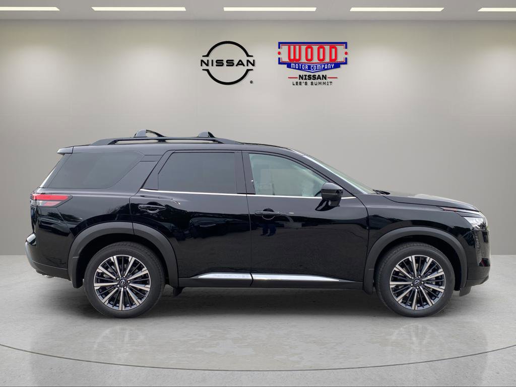 New 2026 Nissan Pathfinder Platinum w/ Cargo Package AWD/4WD image 2