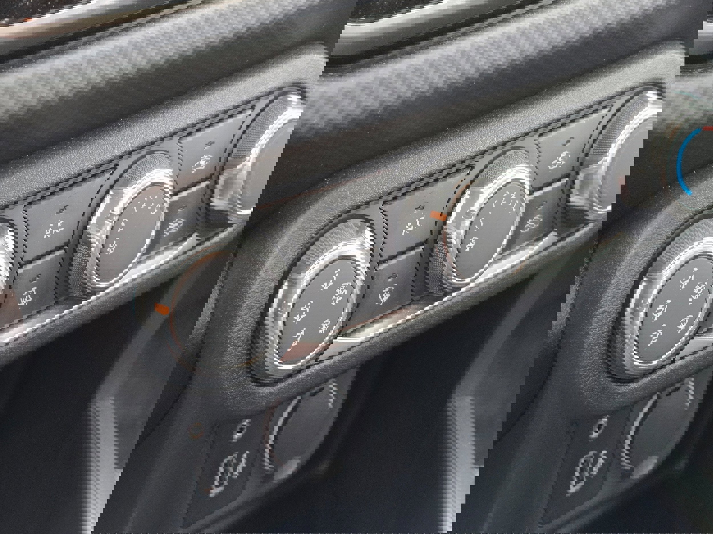 Used 2022 Nissan Kicks S image 20