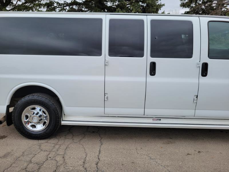 Used 2015 Chevrolet Express 3500 LS RWD image 16