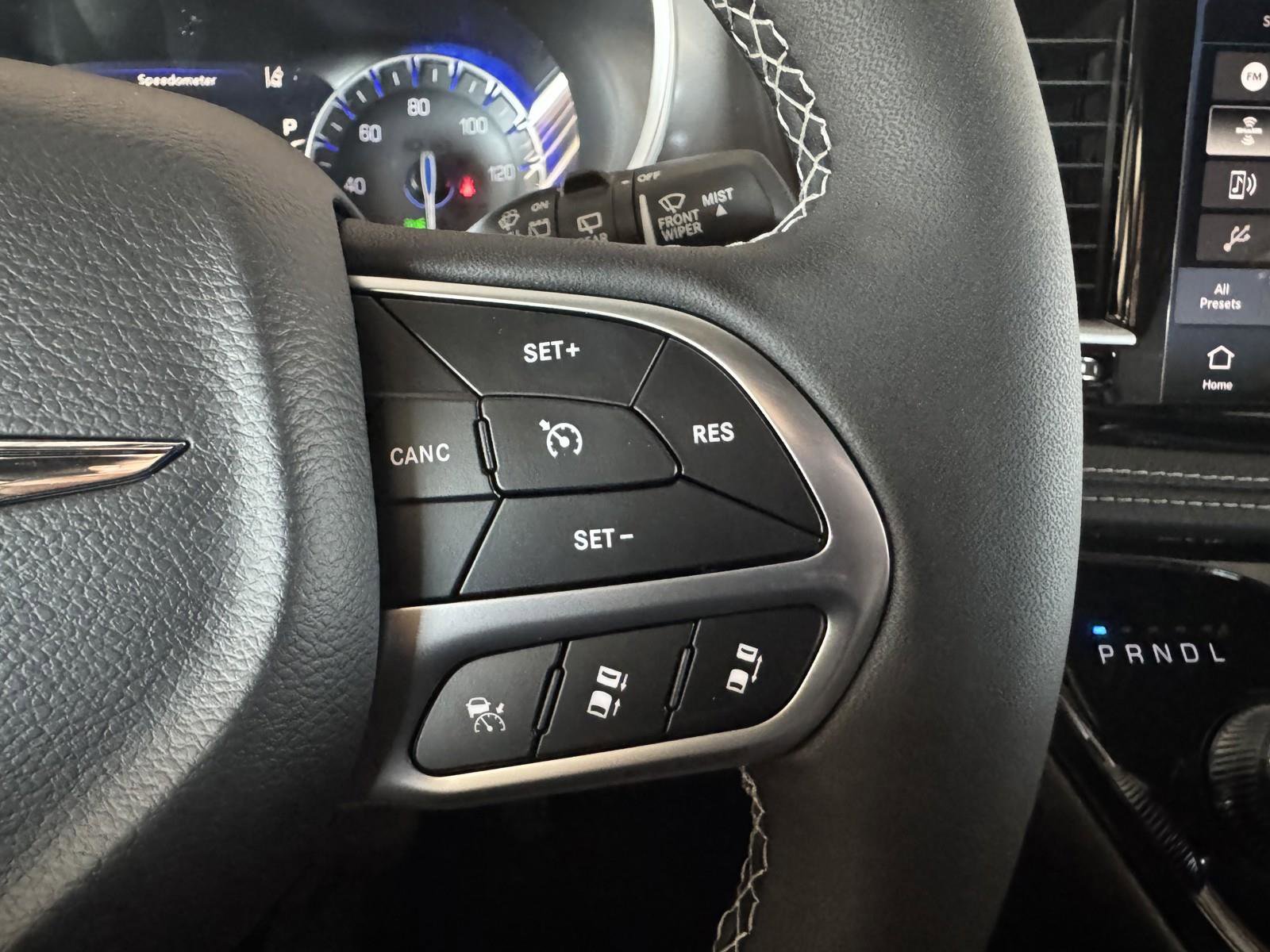 New 2026 Chrysler Pacifica Select image 18