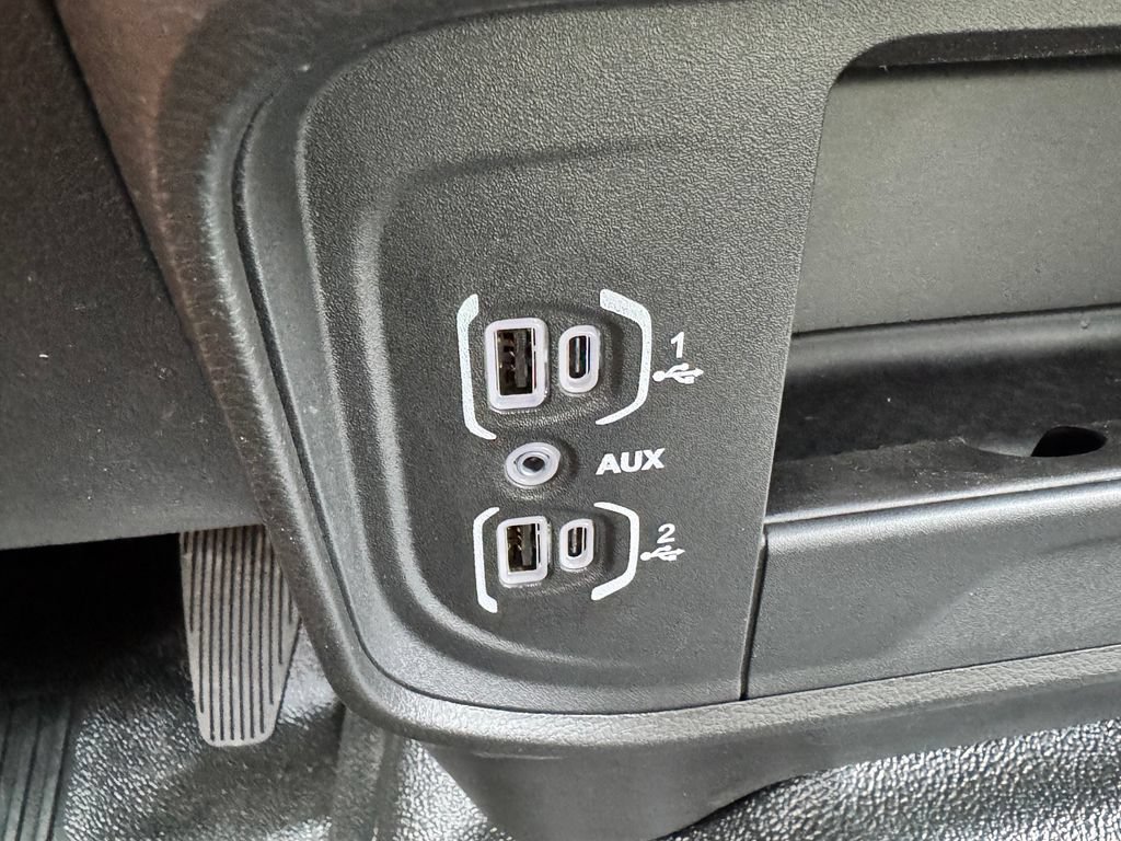 New 2026 RAM 5500 Tradesman AWD/4WD image 36