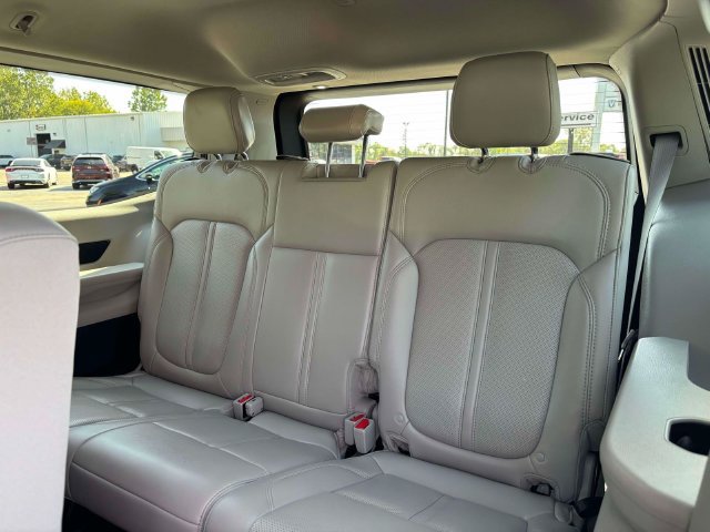 Used 2023 Jeep Wagoneer 4WD w/ Convenience Group I image 30