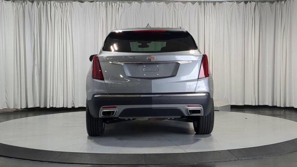Used 2025 Cadillac XT5 Premium Luxury AWD/4WD image 9