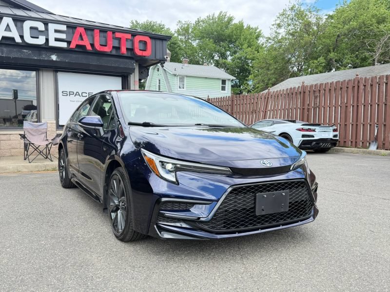Used 2024 Toyota Corolla SE AWD/4WD image 4