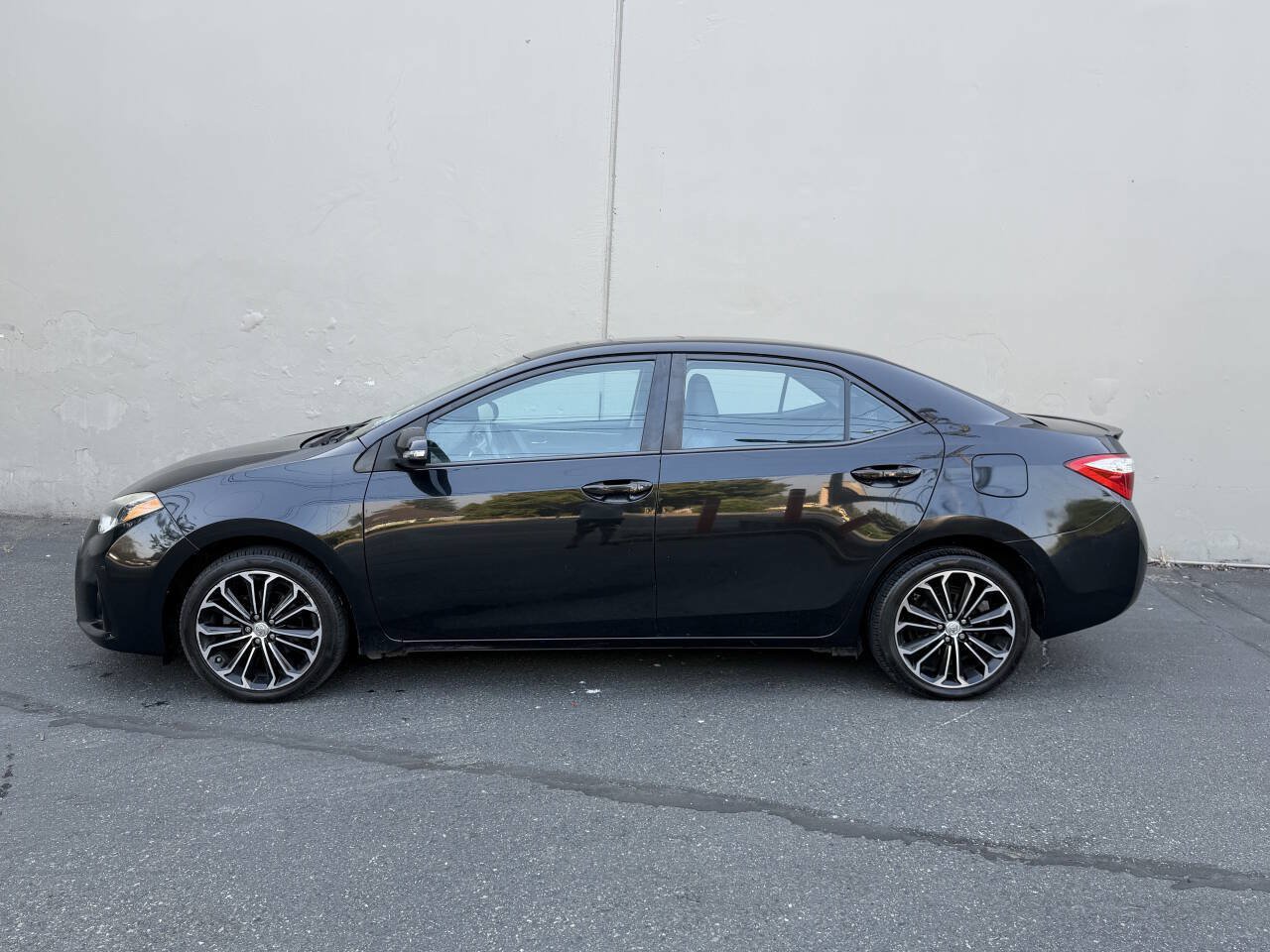 Used 2015 Toyota Corolla S FWD image 25