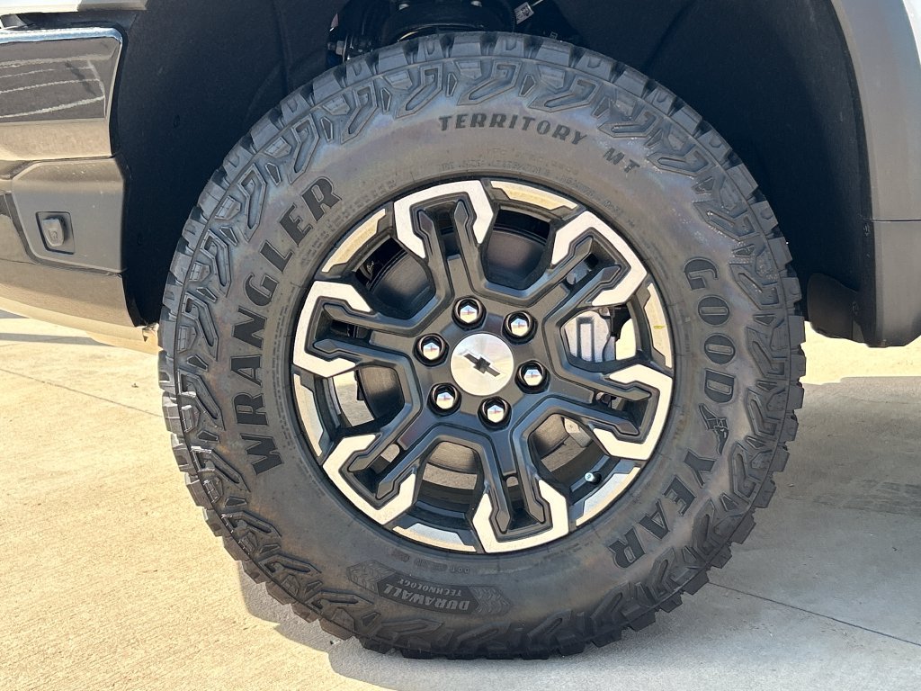 New 2026 Chevrolet Silverado 1500 ZR2 w/ LPO, Dark Essentials Package AWD/4WD image 28