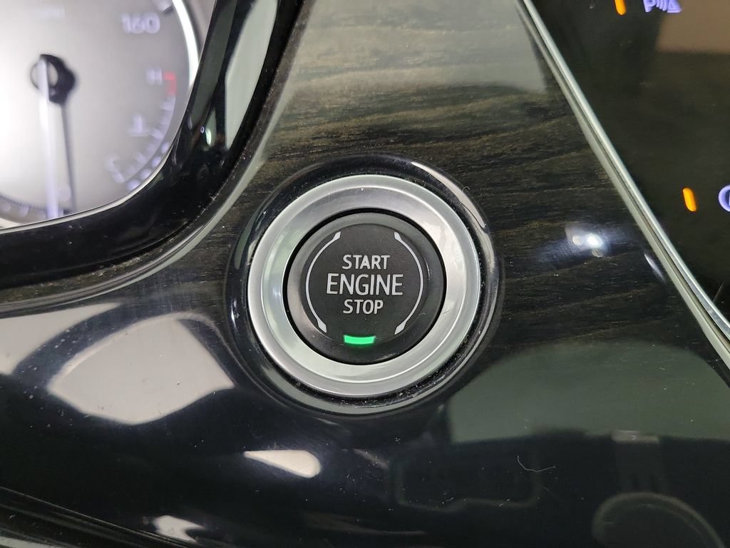Used 2024 Cadillac XT6 Premium Luxury w/ LPO, Floor Liner Package AWD/4WD image 33