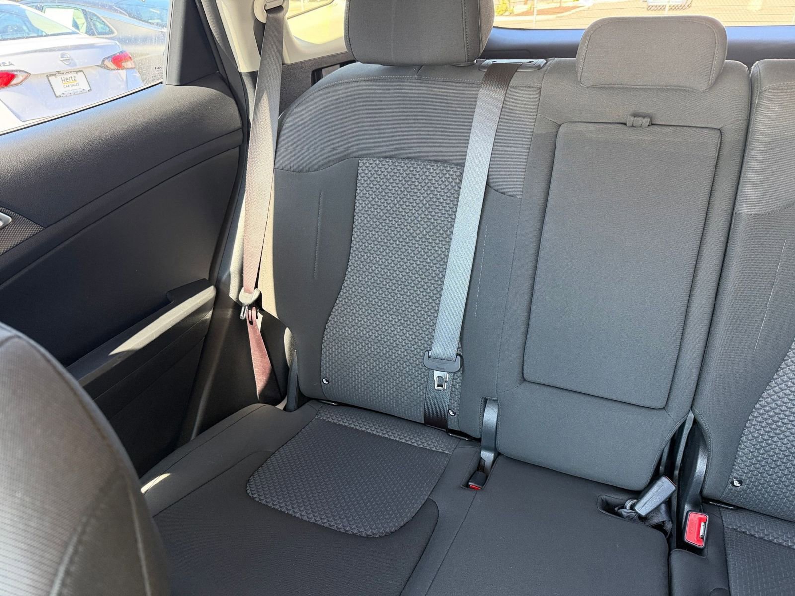 Used 2025 Kia Sportage LX image 38