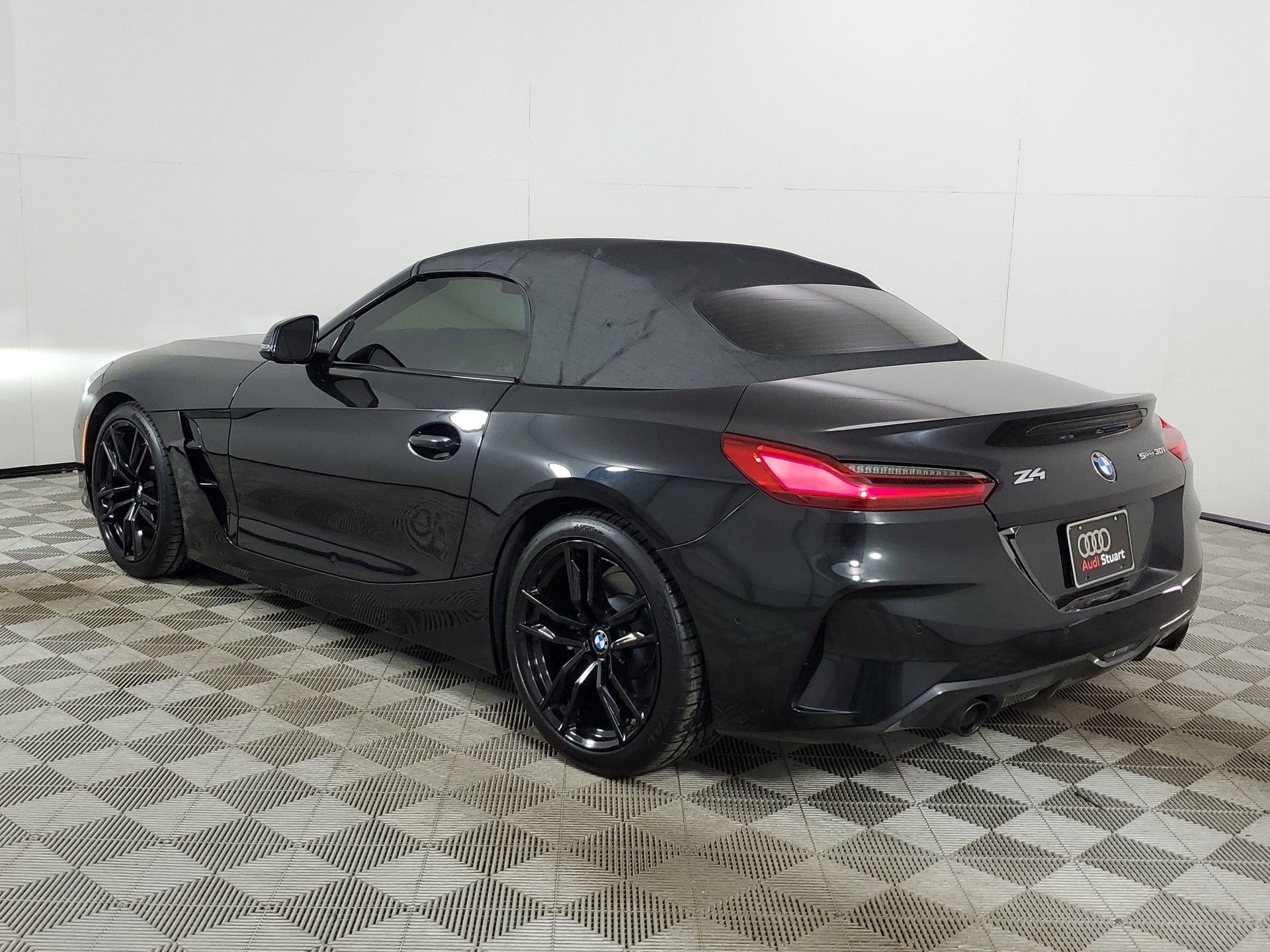 Used 2019 BMW Z4 sDrive30i w/ M Sport Package image 28