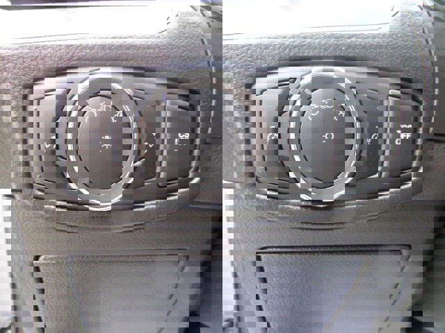 Used 2024 Ford Edge SEL image 14