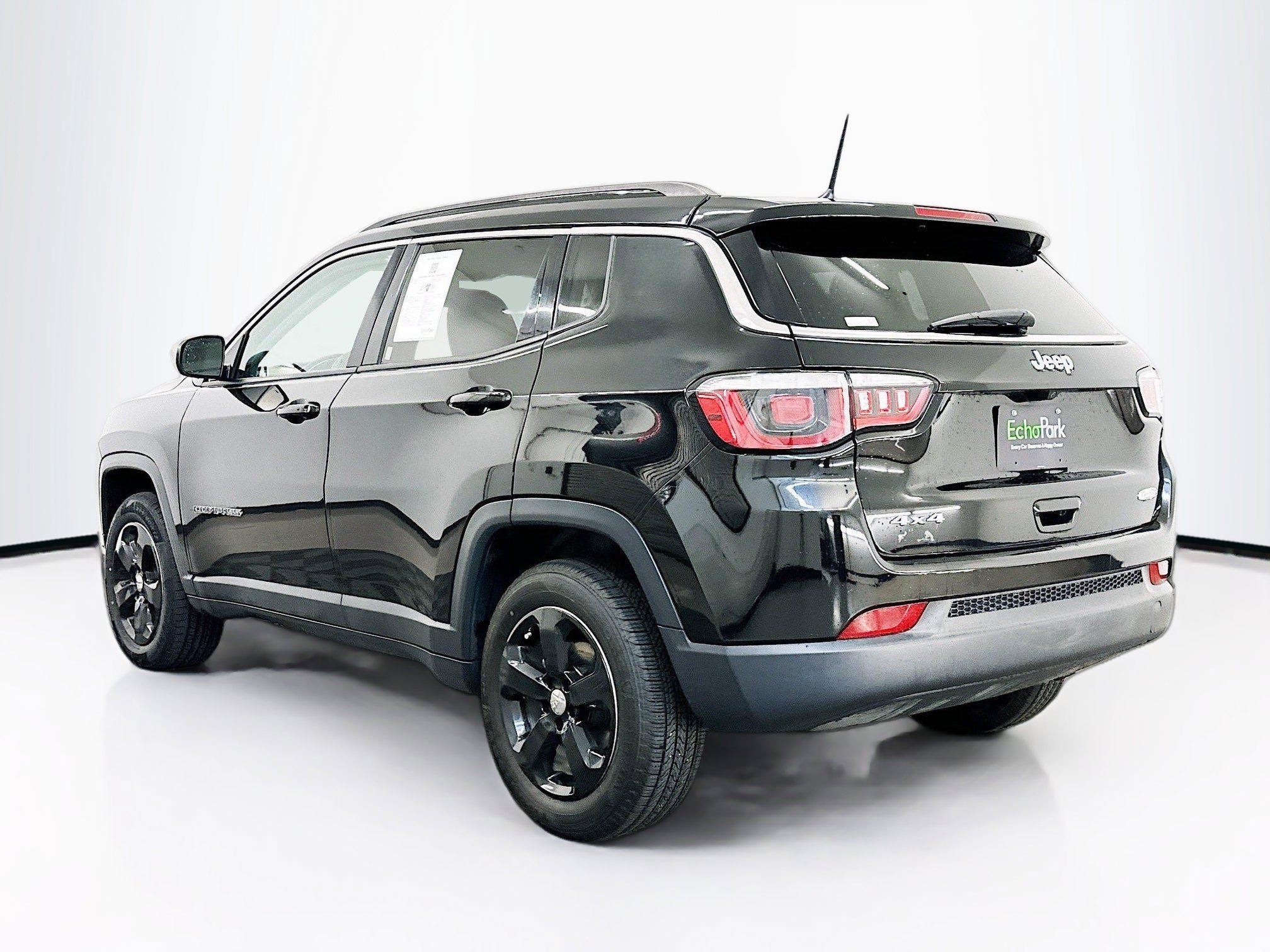 Used 2017 Jeep Compass Latitude AWD/4WD image 5