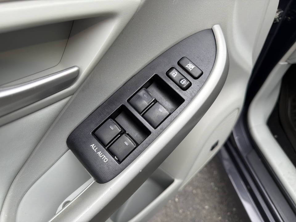 Used 2014 Toyota Prius Four FWD image 27