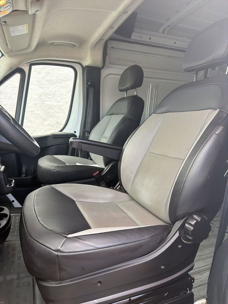 Used 2024 RAM ProMaster 2500 w/ Convenience Group FWD image 7
