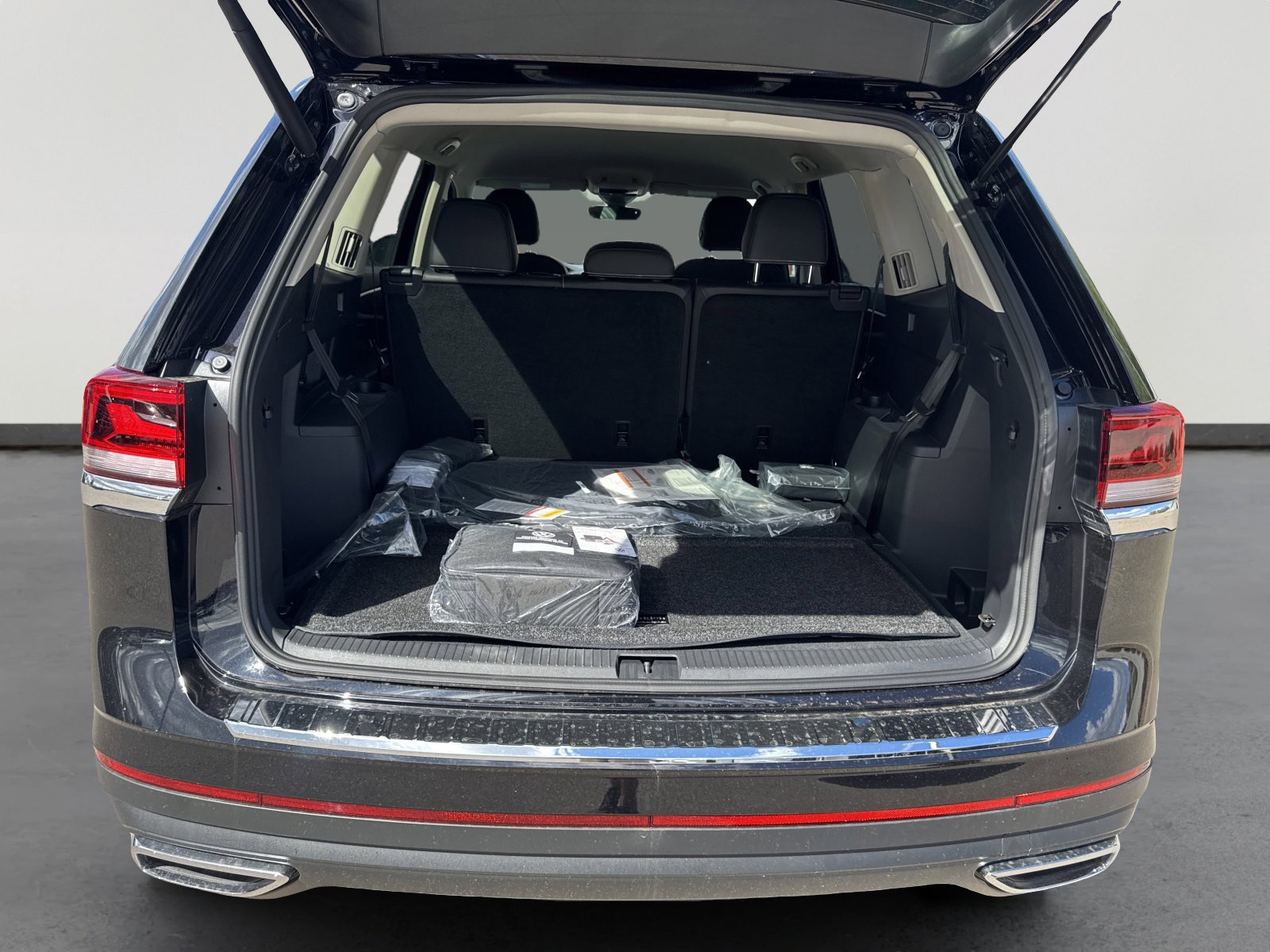 New 2026 Volkswagen Atlas SE image 7