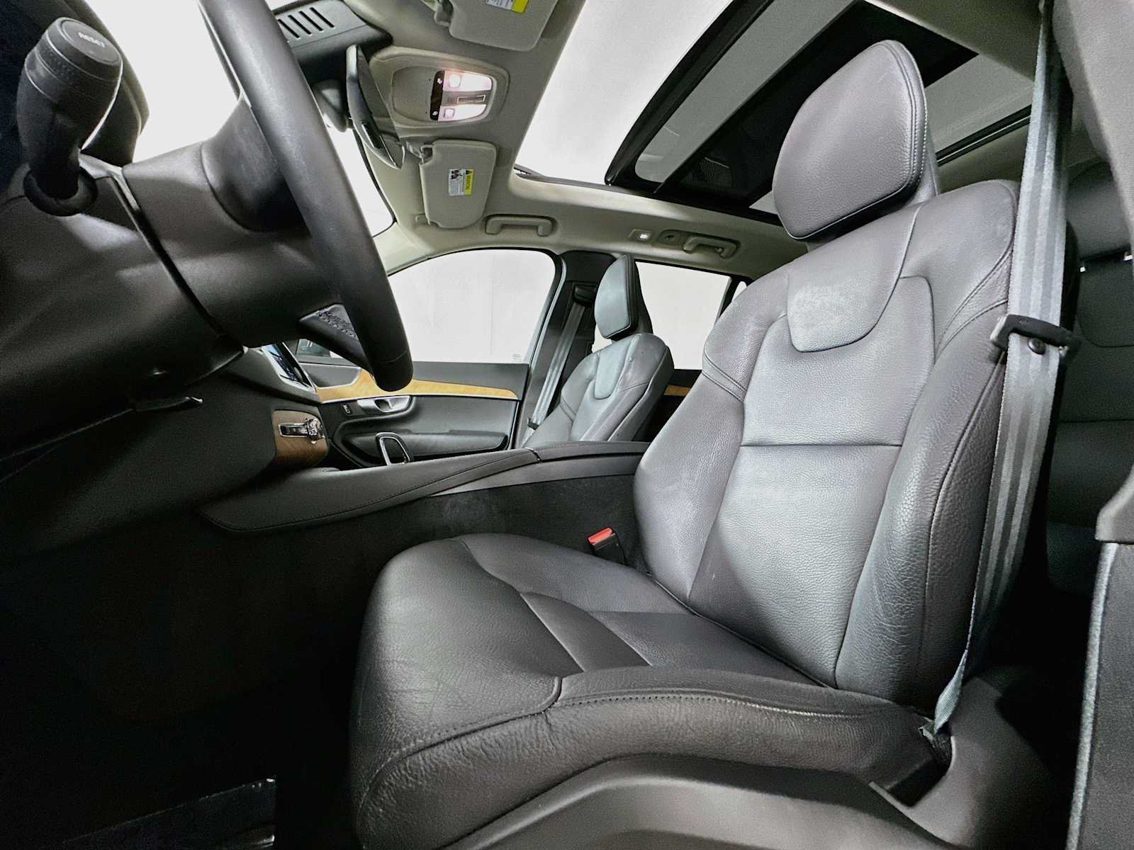 Used 2023 Volvo XC90 B5 Plus w/ Protection Package Premier AWD/4WD image 19