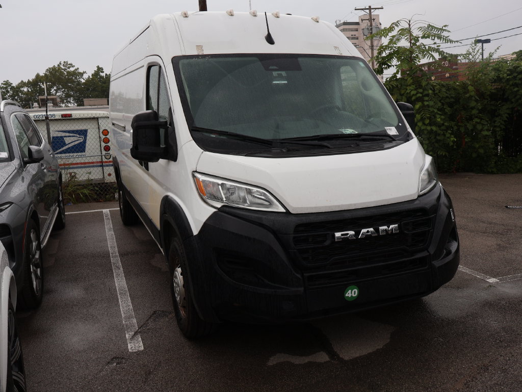 Used 2025 RAM ProMaster 2500 w/ Convenience Group FWD image 2
