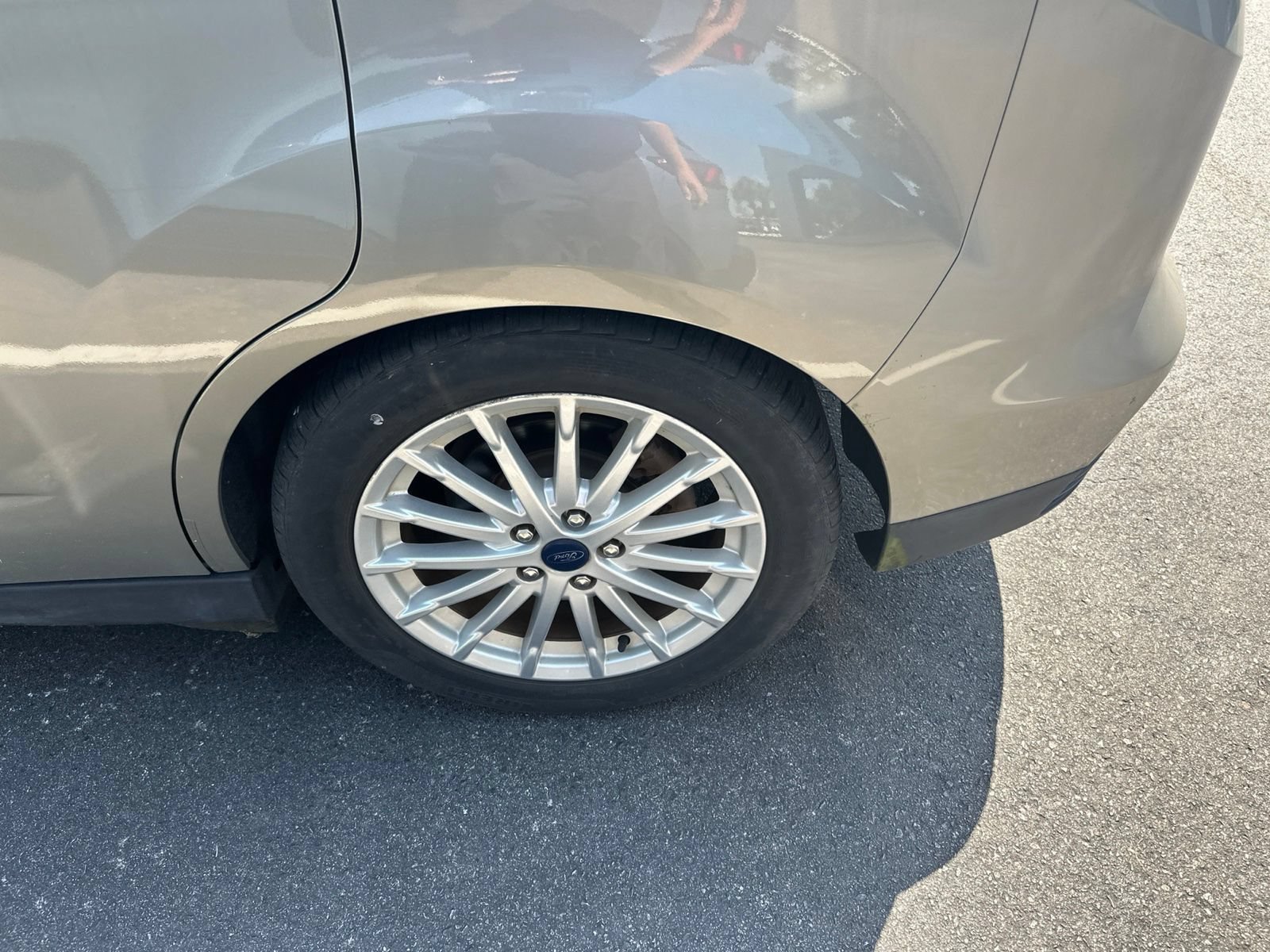 Used 2015 Ford C-MAX SEL w/ Equipment Group 302A FWD image 3