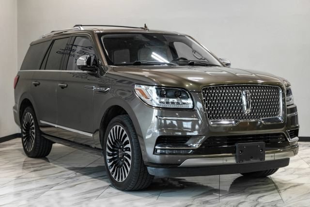 Used 2020 Lincoln Navigator Black Label w/ Cargo Convenience Package AWD/4WD image 11