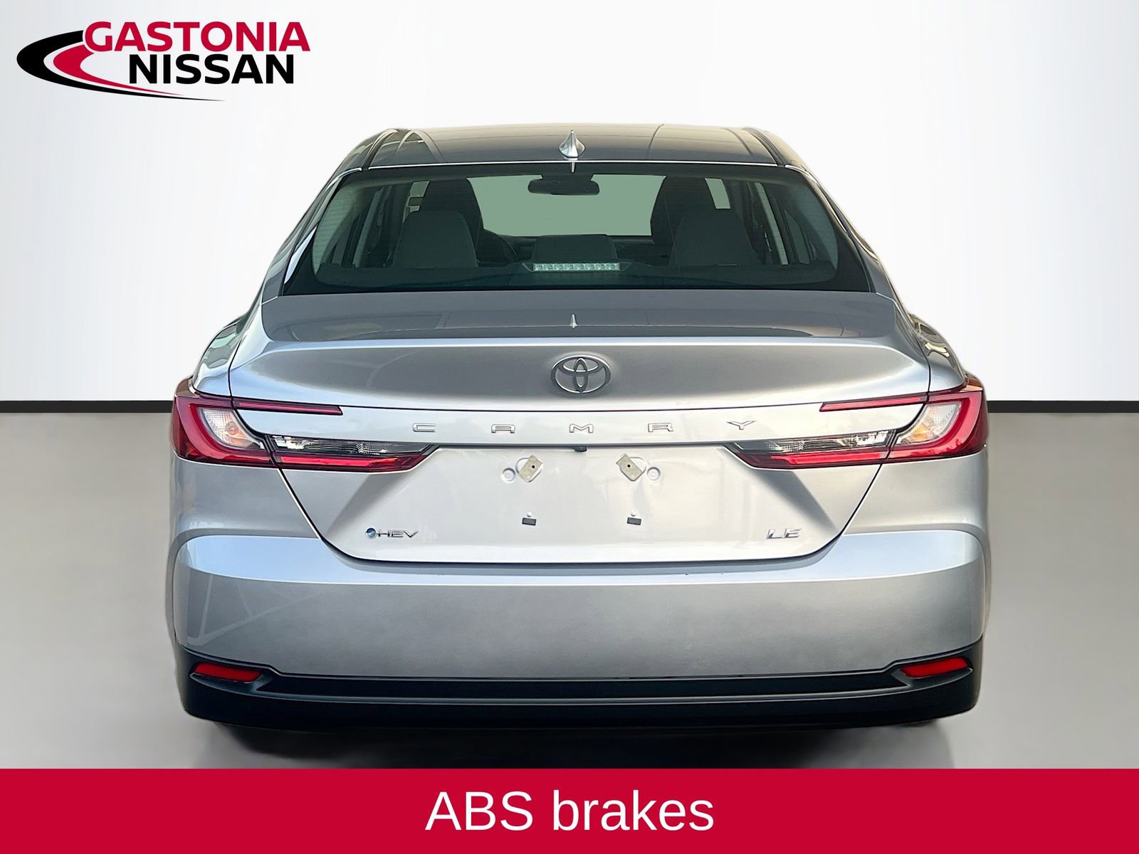 Used 2025 Toyota Camry LE image 7