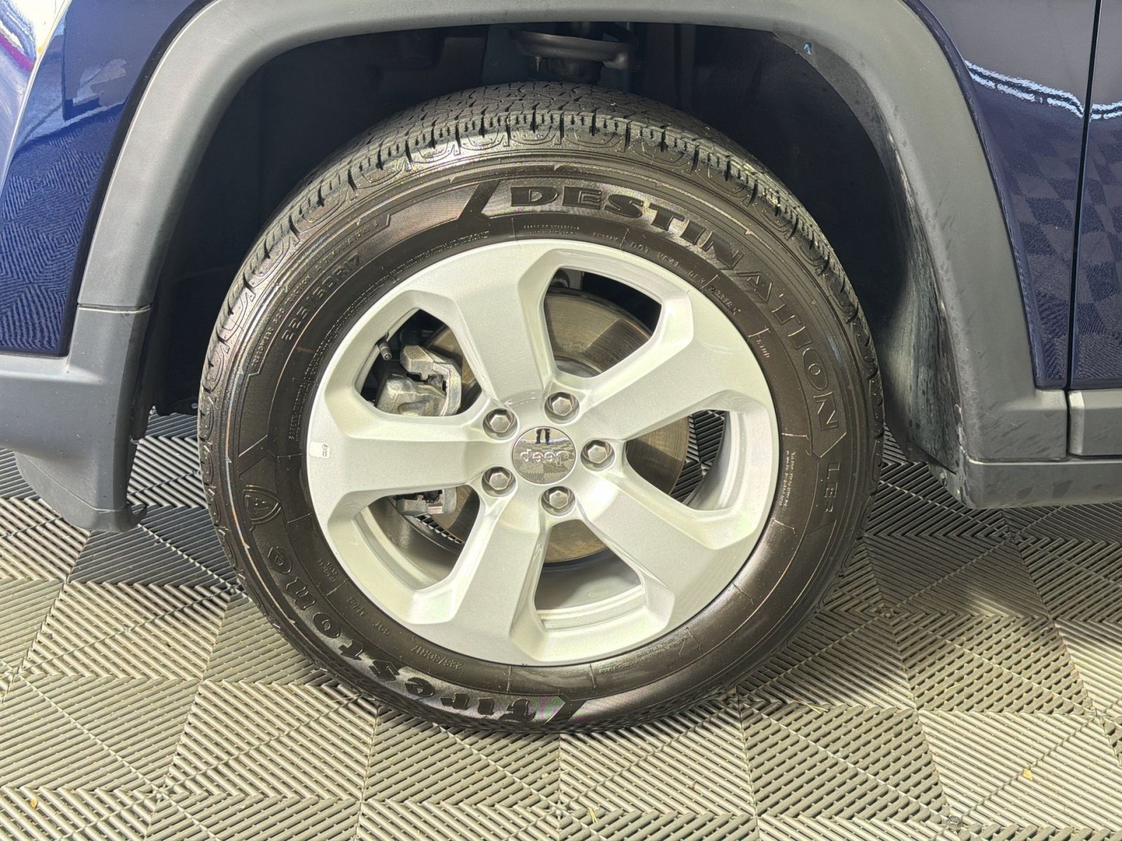 Used 2019 Jeep Compass Latitude w/ Popular Equipment Group AWD/4WD image 12