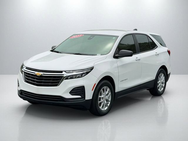Used 2023 Chevrolet Equinox LS FWD image 3