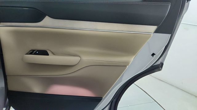 New 2026 Volvo EX90 Plus AWD/4WD image 35