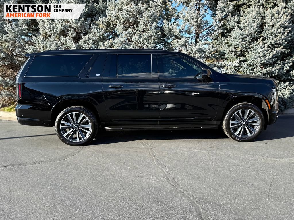 Used 2025 Cadillac Escalade ESV Sport image 10