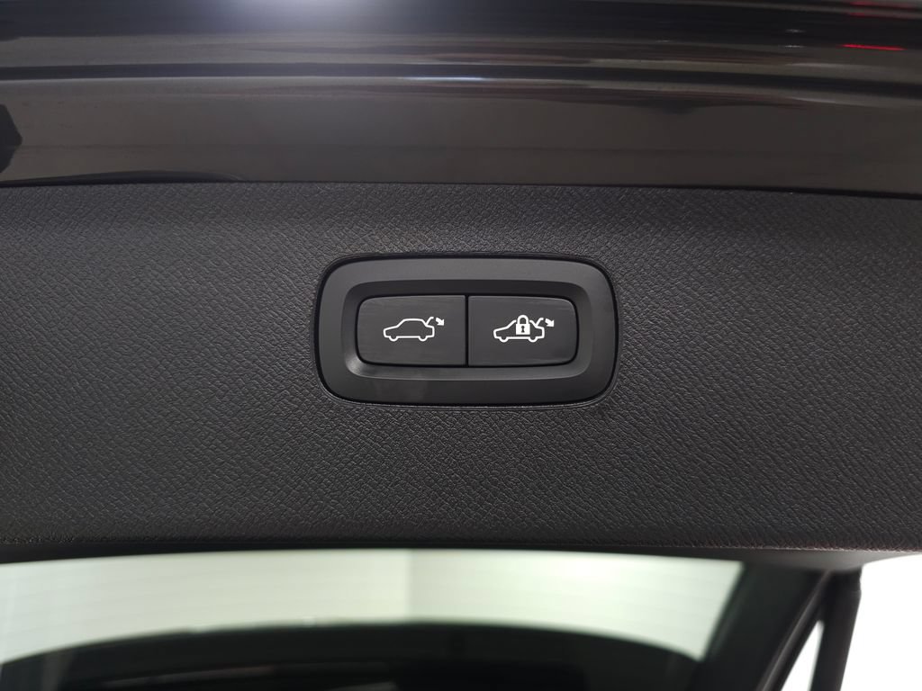 Certified 2024 Volvo XC90 T8 Plus w/ Protection Package Premier AWD/4WD image 10